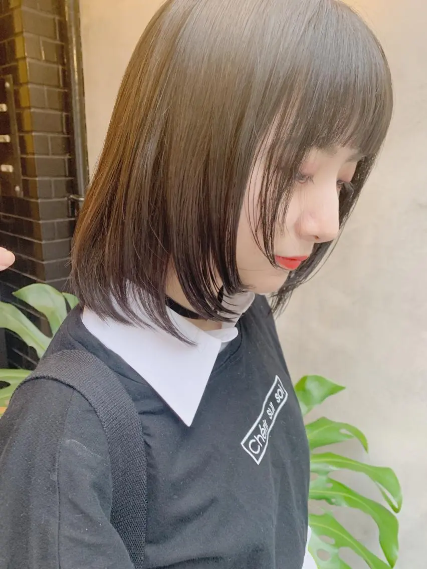 ミディアム カラー 顔周りカット レイヤーカット トップ スタイリストのヘアスタイル
