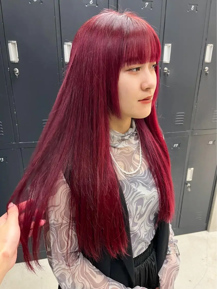 ロング カラー ブリーチ 村田 春歌のヘアスタイル