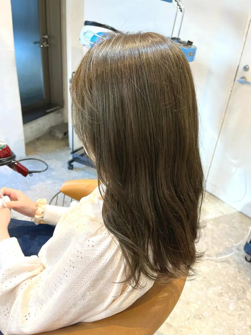 ミディアム カラー オリーブカラー ヘアカラー トリートメント うしだ かおるのヘアスタイル