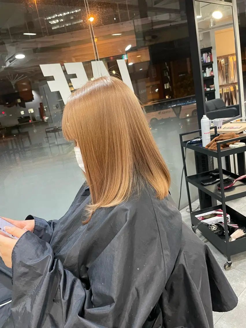 ミディアム カラー ベージュカラー ヘアカラー トリートメント ヘアセット 難波ブリーチカラー 伊藤洋輝のヘアスタイル