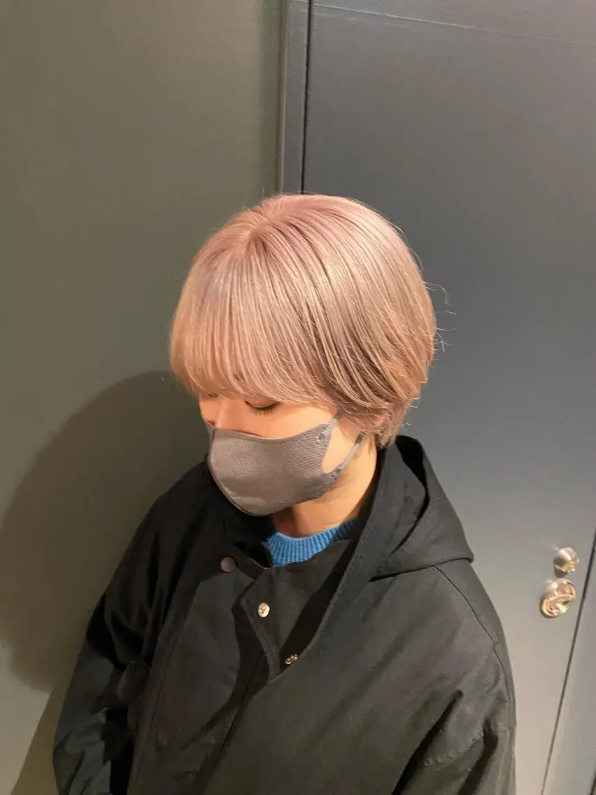 ショート カラー ブリーチ stylist トモヤのヘアスタイル