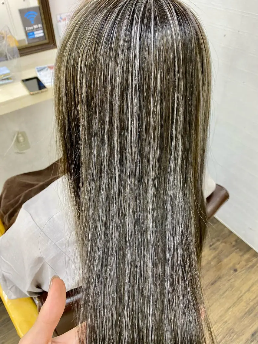 ロング カラー ハイライトカラー ハイライト カット ヘアカラー IwAsh大和駅前店 河野亜里香のヘアスタイル