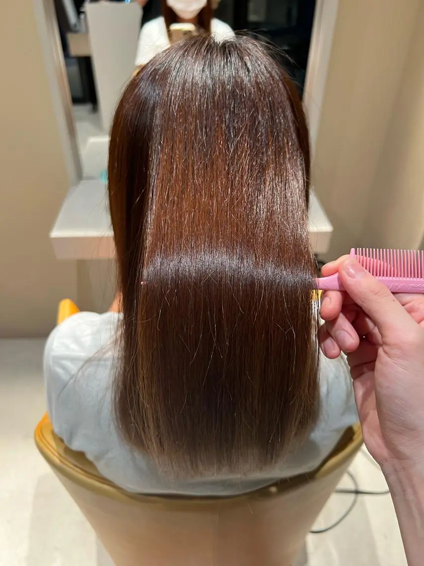 レイヤーカット NERO加藤木麻彩のヘアスタイル