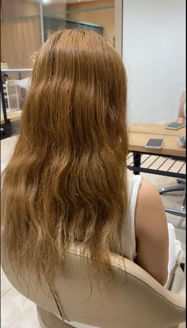 ロング 髪質改善 タナカ レイヤのヘアスタイル