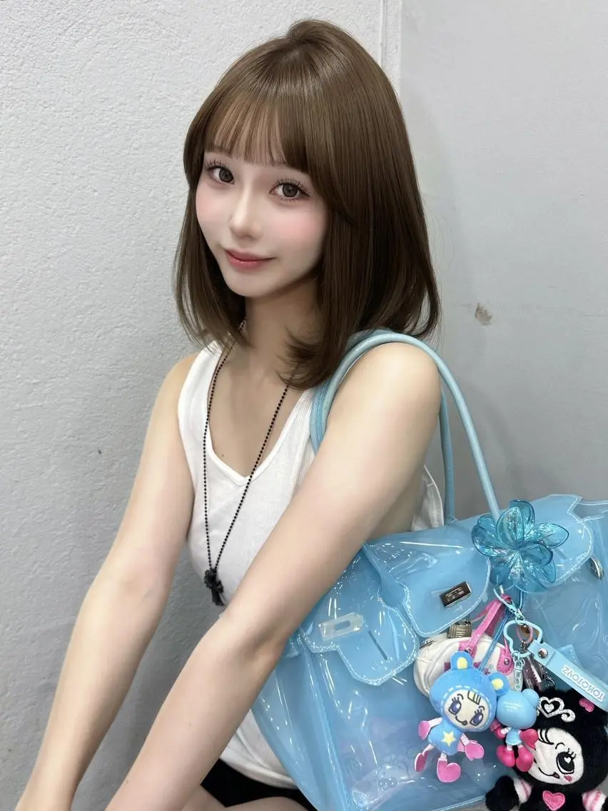 ロング カラー アッシュ ベージュカラー ブリーチ ブルーカラー ブルージュ カット ヘアカラー 𝑴𝑶𝑲𝑨渋谷 トレンド韓国ヘア🩷のヘアスタイル