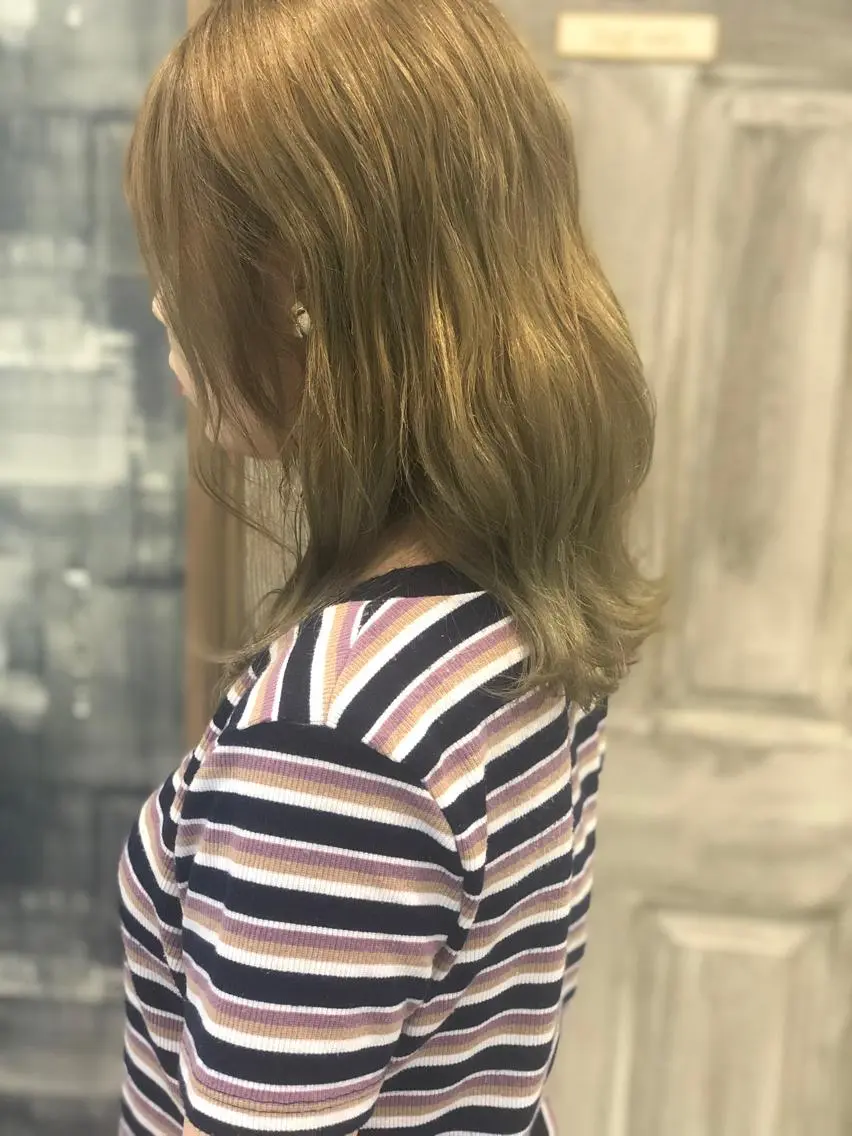 セミロング カラー 日高 香織のヘアスタイル