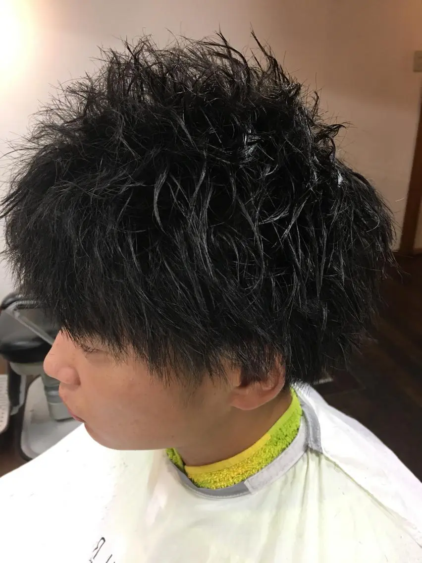 ショート パーマ ツイストパーマ 向井 優汰のヘアスタイル