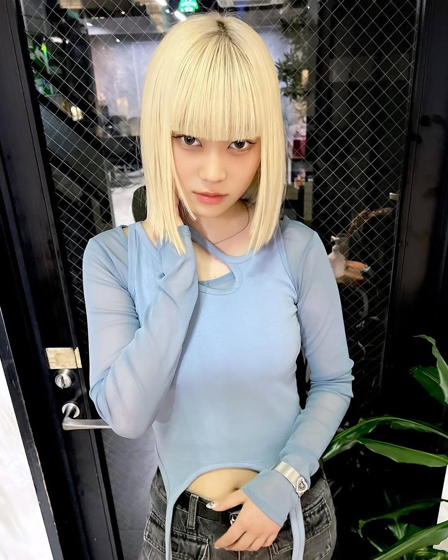 ミディアム カラー ブロンド ボブ レイヤーカット ウルフカット ウルフ/レイヤー /ブリーチ/心斎橋のヘアスタイル