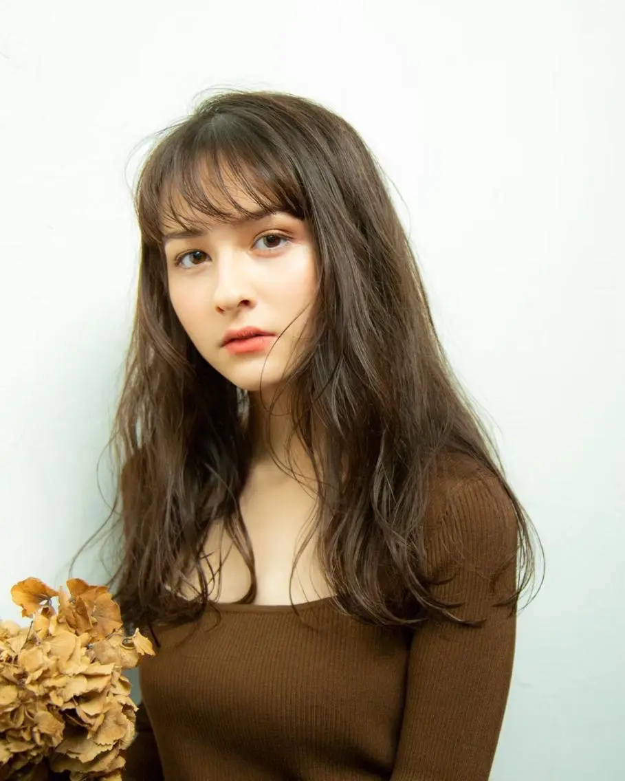 ロング カラー Akane レイヤー/艶カラーのヘアスタイル