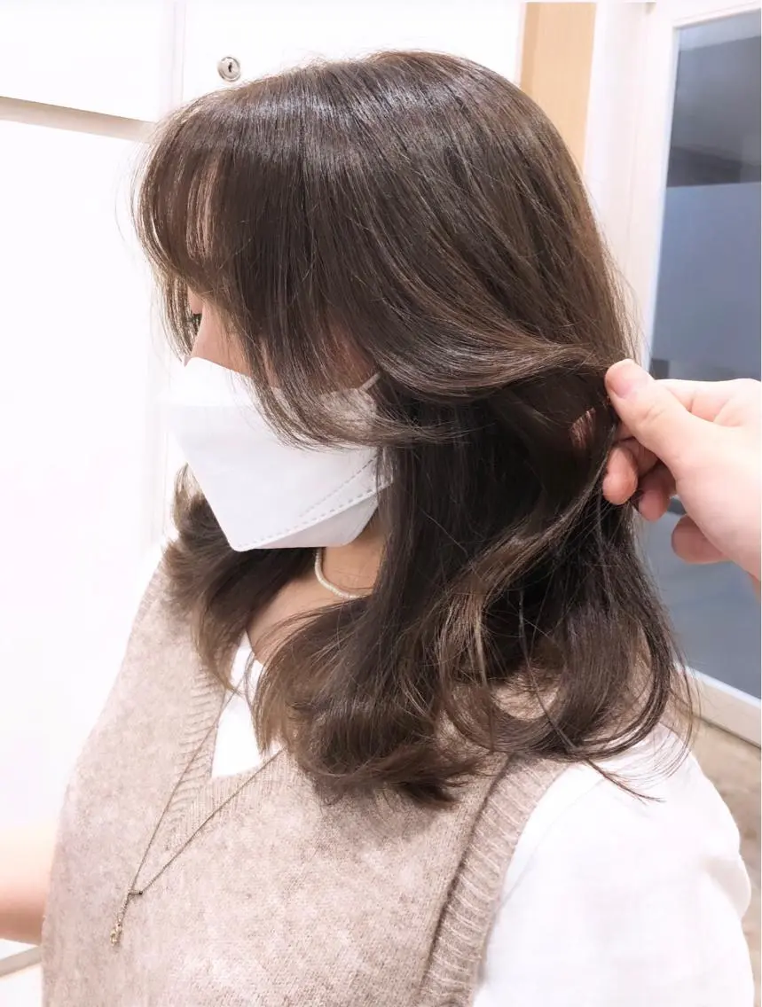 ロング カラー ブリーチ 透明感カラー ブリーチなしカラー 顔まわりレイヤー 顔周りカット マツパ♡アイブロウ 南草津の眉毛・アイブロウイメージ