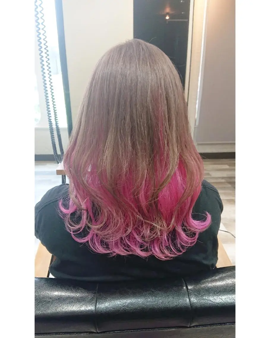 ミディアム カラー インナーカラー ピンクカラー 艶カラー/インナー /グラデ/大西小百合のヘアスタイル