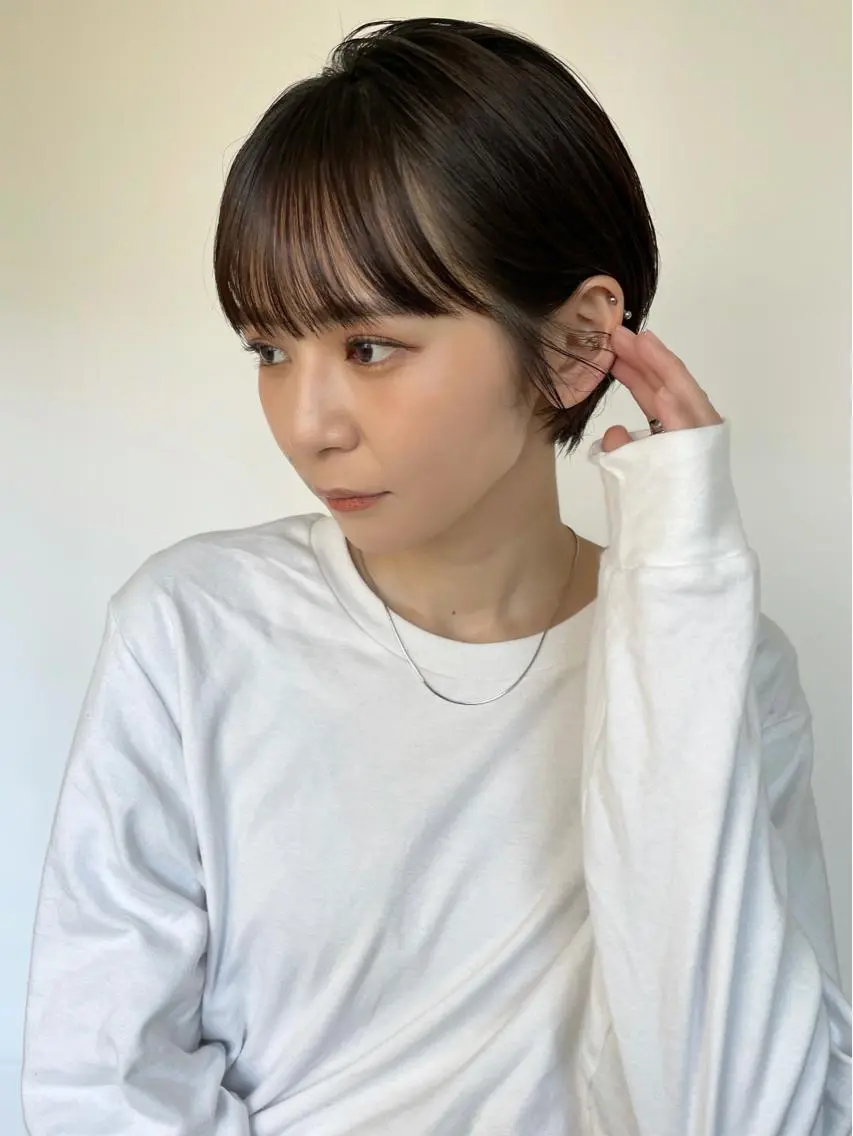 ショート カラー 高橋 愛美のヘアスタイル
