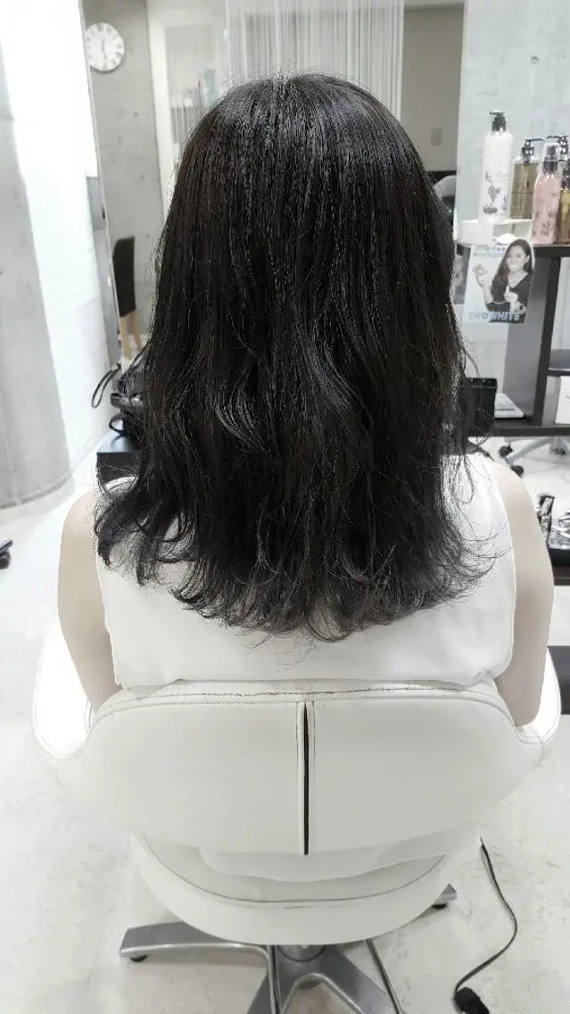 セミロング 髪質改善×レイヤー 高嶋のヘアスタイル