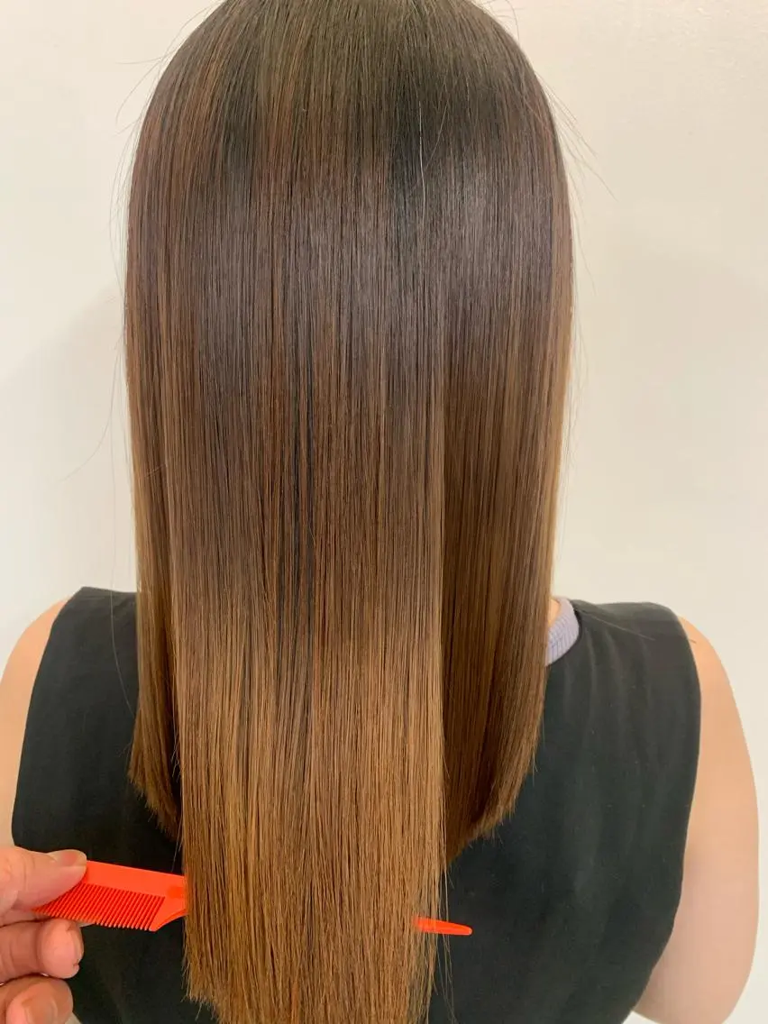 ミディアム カラー ミディアムパーマ ブリーチ トリートメント トップ スタイリストのヘアスタイル