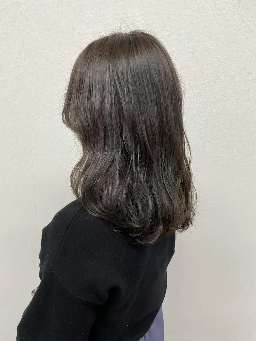 ミディアム カラー ヘアアレンジ アッシュ アッシュグレー アッシュグレージュ グレージュ 髪質改善 カット ヘアカラー トリートメント 酸性縮毛矯正🧴韓国 レイヤー/髪質改善のヘアスタイル