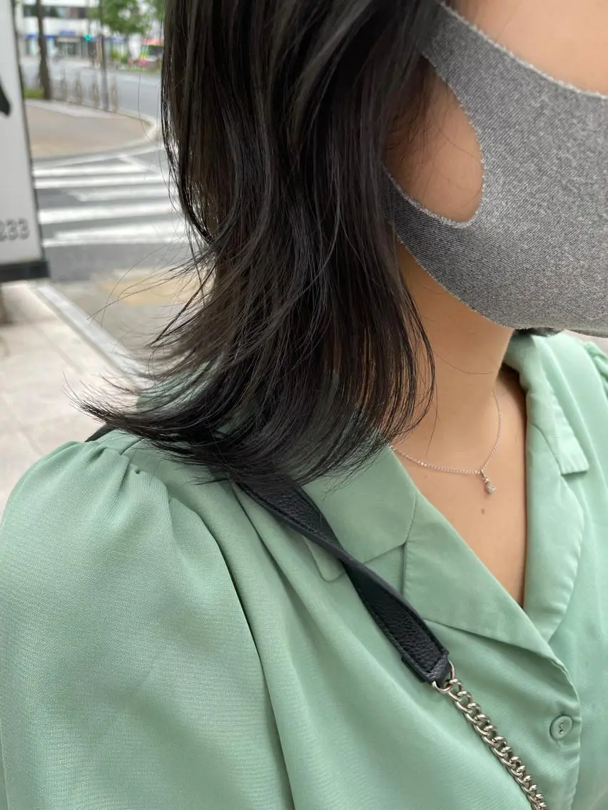 ミディアム カラー ブリーチ ブルーカラー ブルーグレー 透明感カラー ブリーチなしカラー カット ヘアカラー トリートメント 🫧富田 苑実🫧のヘアスタイル