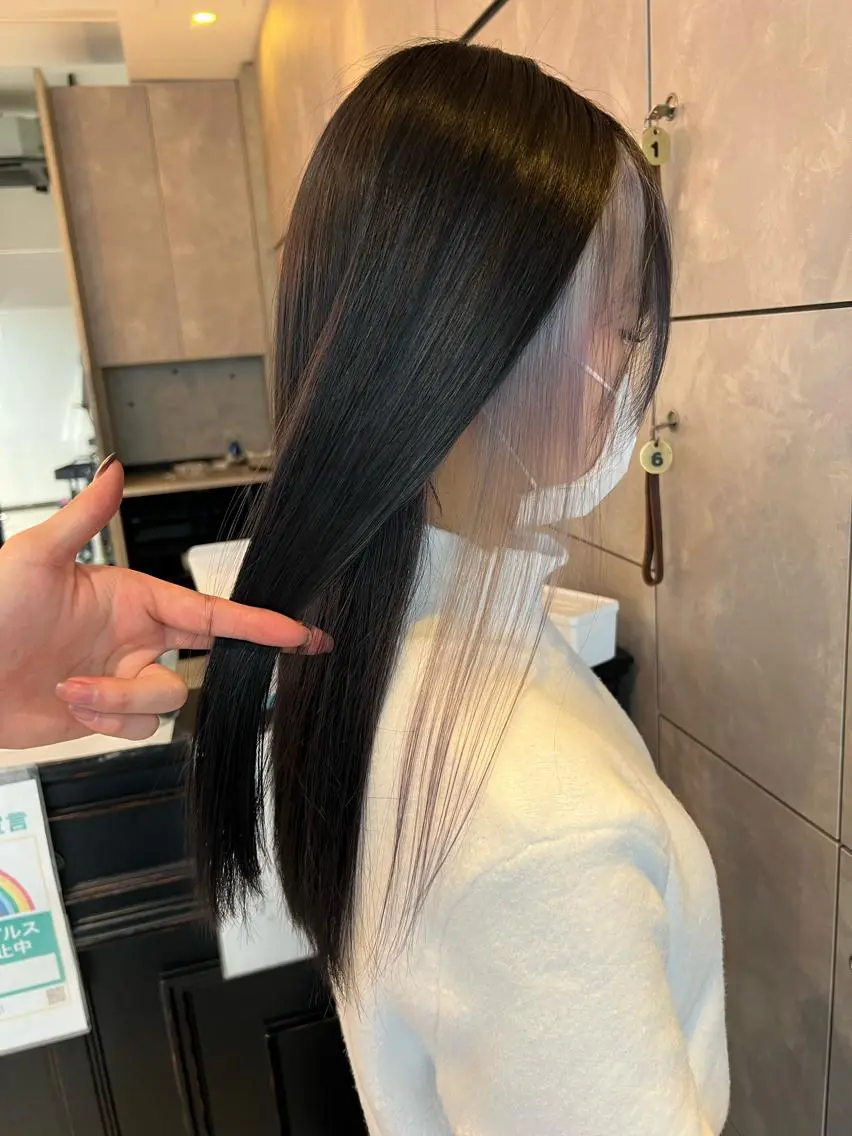 ロング カラー 🫧艶ダブルカラー ブリーチ🫧トモヤのヘアスタイル