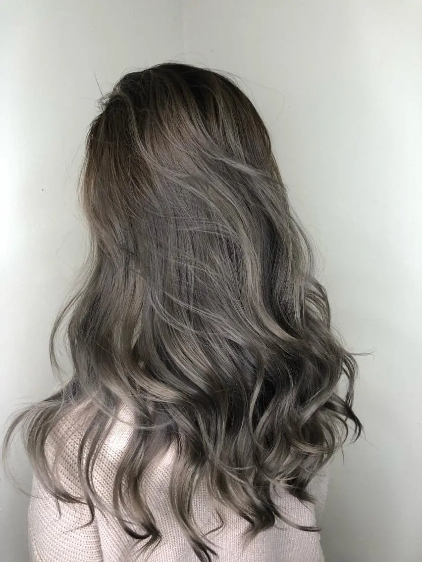 ロング カラー 佐藤 奈佳子 サトウ ナカコのヘアスタイル