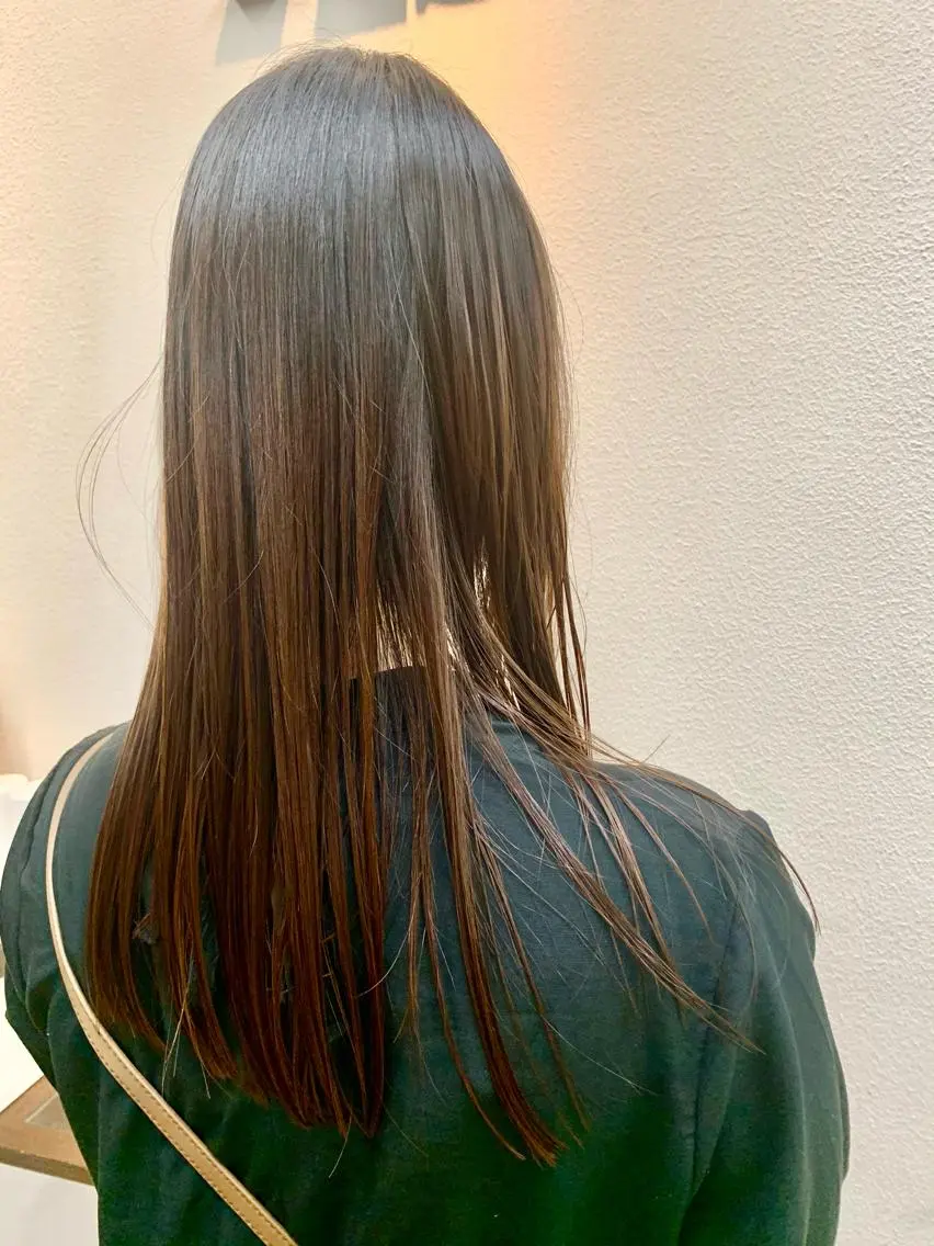 ロング レイヤーカット ✨平野志織のヘアスタイル