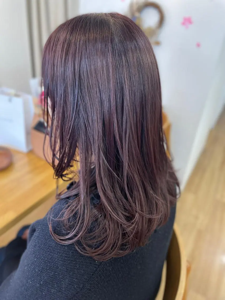 ミディアム 河口 友里のヘアスタイル