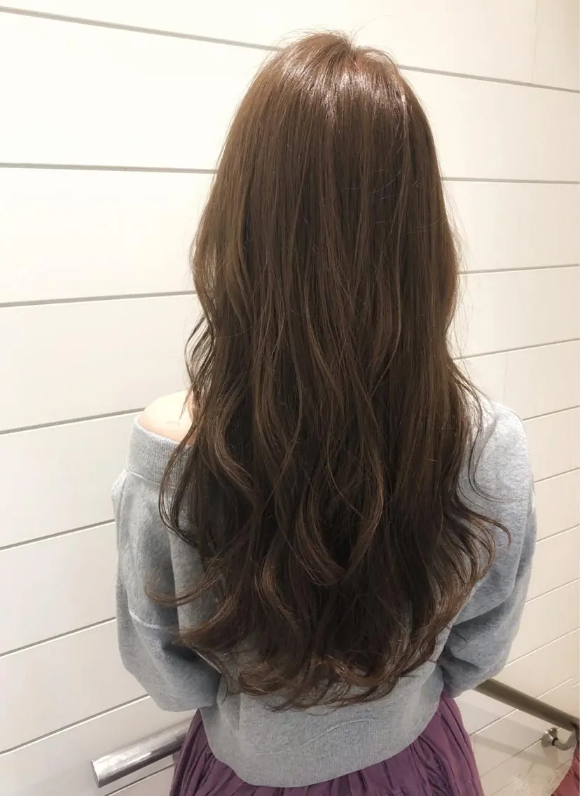 ロング カラー アッシュ ベージュカラー 🍊新宿南口🍊 ERINAのヘアスタイル