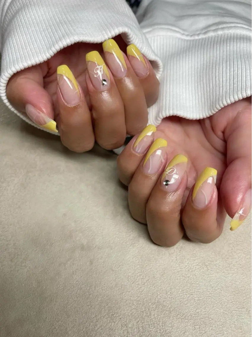 ネイル 持ち込み ハンドネイル フットネイル with hues AYAのネイルデザイン