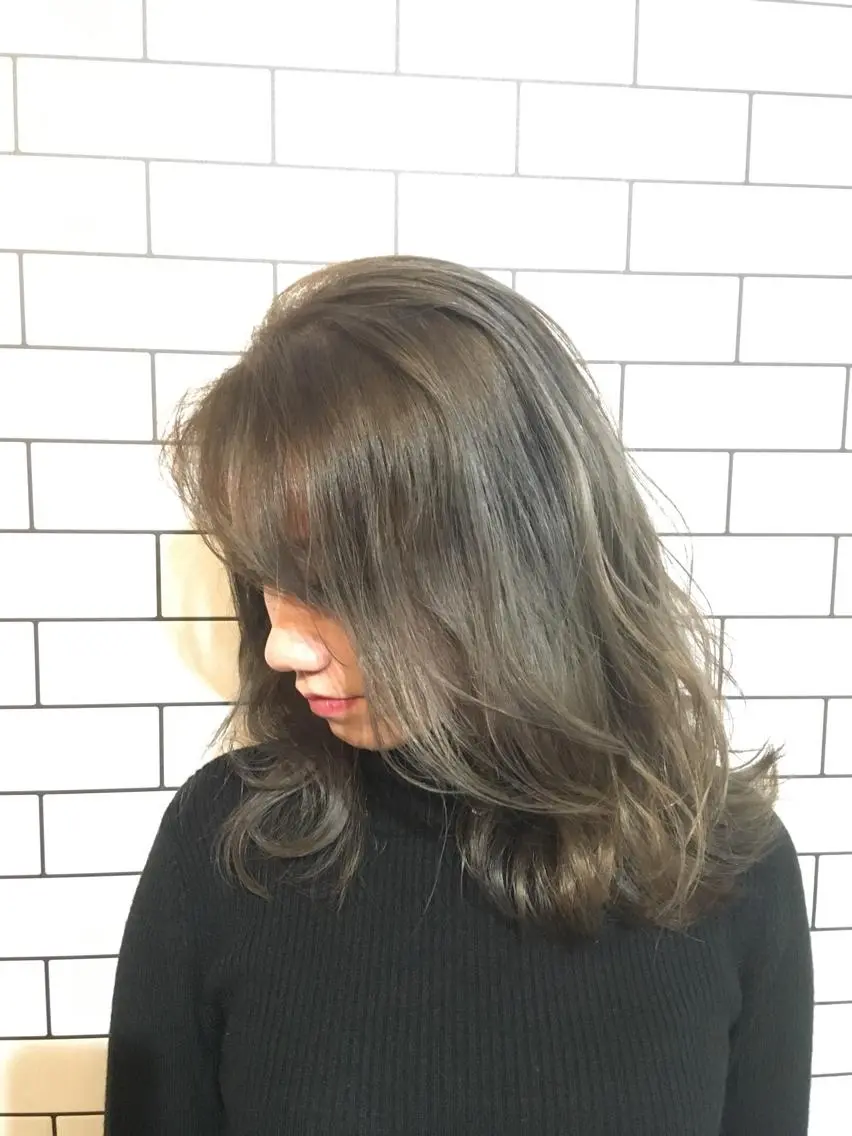 セミロング カラー アッシュ ブリーチ ケアブリーチ ダブルカラー THREE 関根大のヘアスタイル