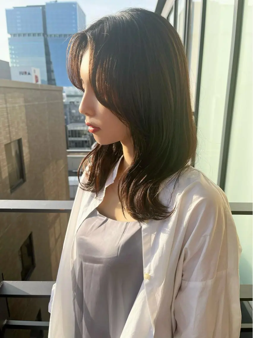ミディアム カラー パーマ ヘアアレンジ マツエク・マツパ レイヤーカット カット ヘアカラー 東 寛道のヘアスタイル