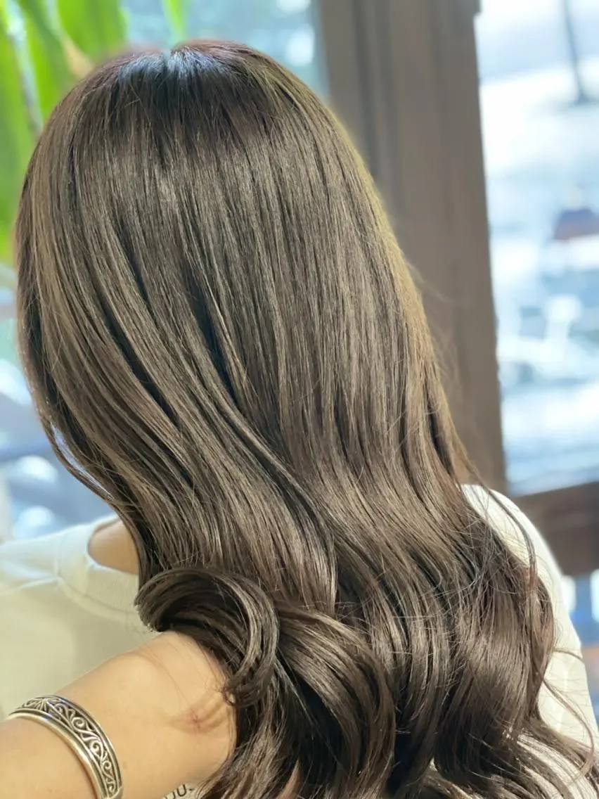 ロング カラー ブリーチ 透明感カラー グレージュ ブリーチなしカラー カット ヘアカラー トリートメント ハイトーン得意😍 Lumiereのヘアスタイル
