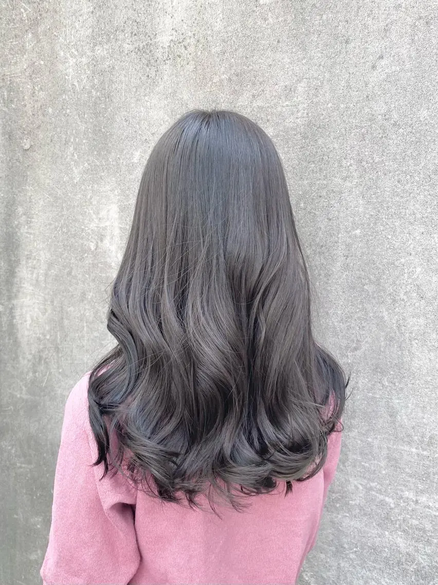 ロング カラー ブリーチ グレージュ ブリーチなしカラー オリーブグレージュ オリーブグレー ヘアカラー トリートメント 6月NEWopen/ MINAMI🩶のヘアスタイル