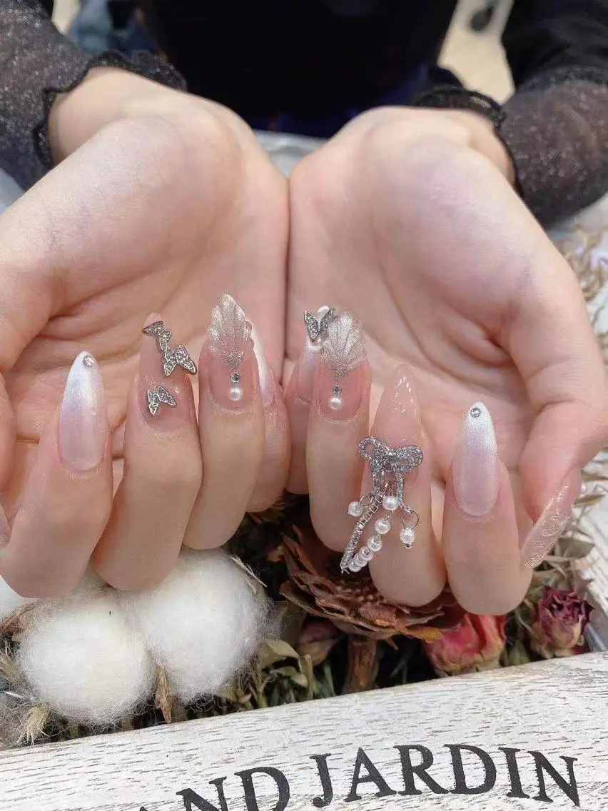 ネイル オーロラネイル ゴージャス リボン Babarla Nailのネイルデザイン