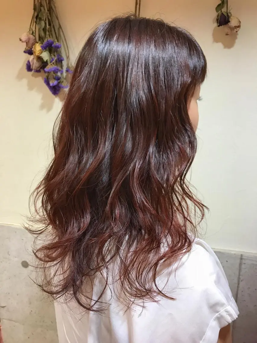 ロング カラー ハイライトカラー レッドカラー ハイライト 🪐脱白髪染め 🪐松尾菜々美のヘアスタイル