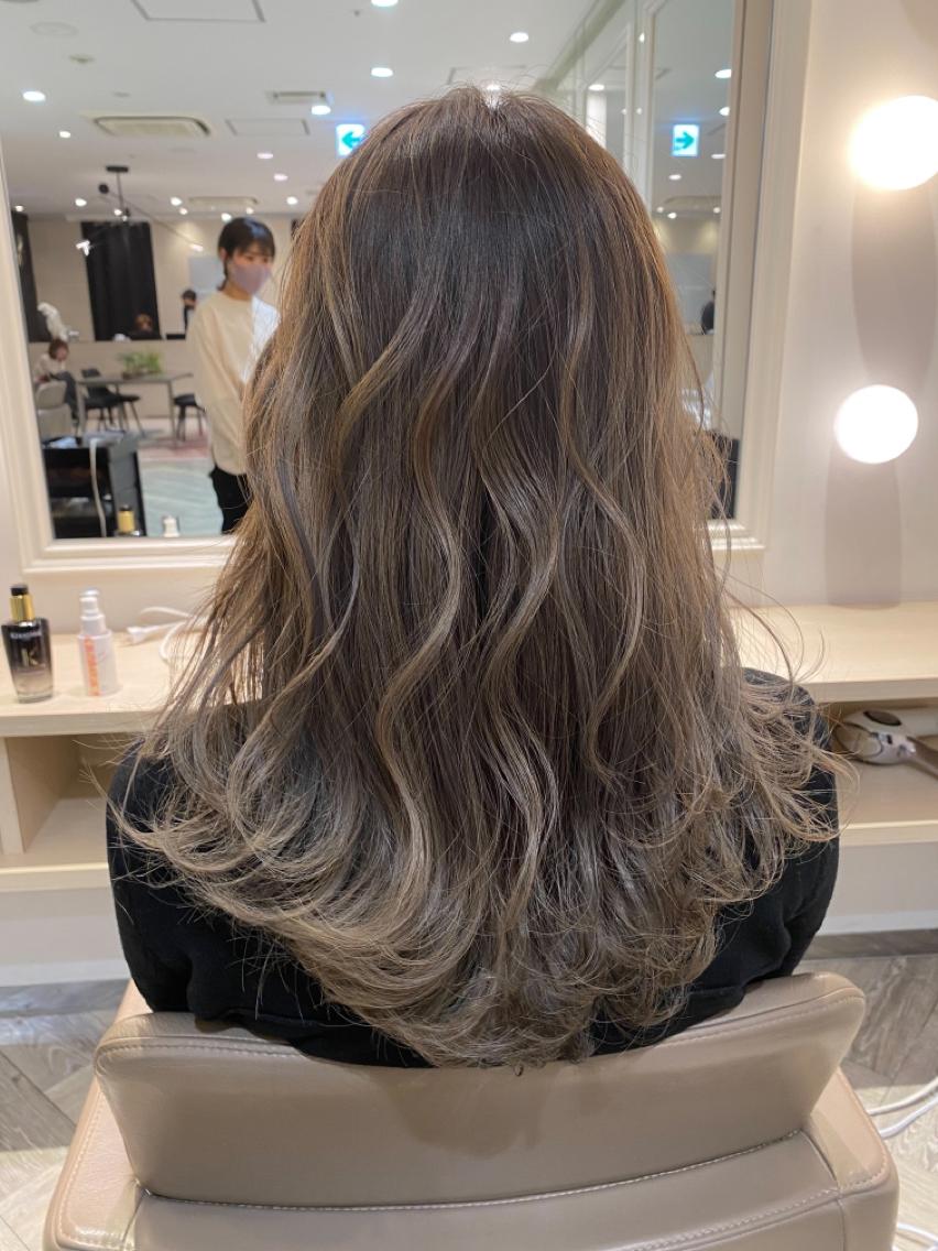 カラー TRENTE MILLEのヘアスタイル