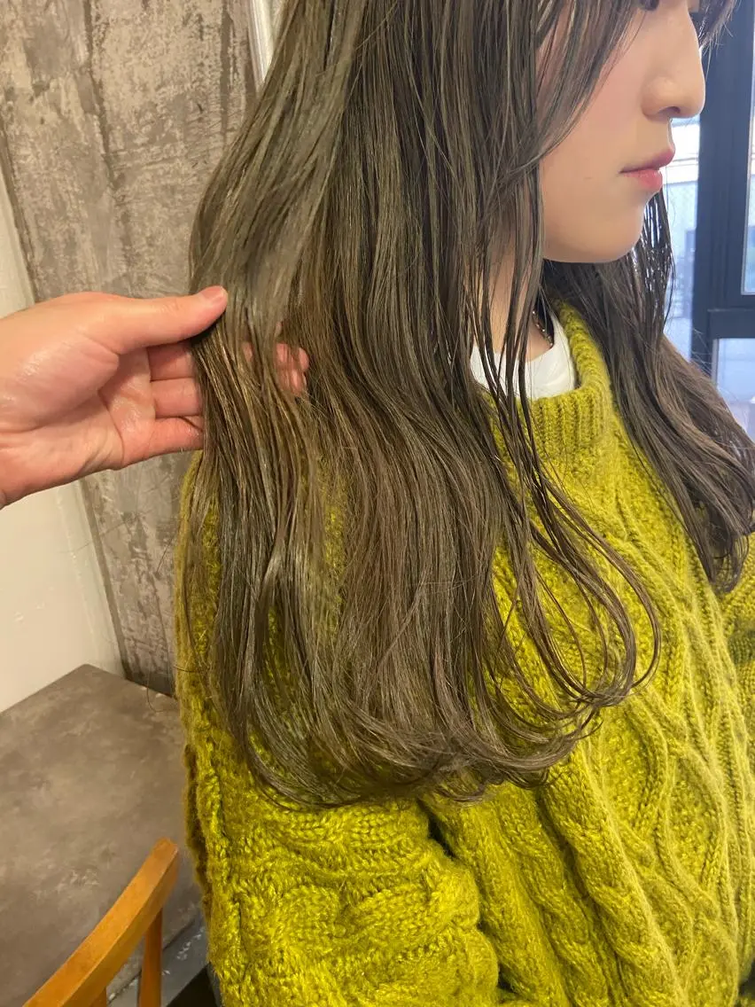 ロング カラー アディクシーカラー ベージュカラー ブリーチ オリーブベージュ 松尾太樹 【pia】福岡美容室のヘアスタイル