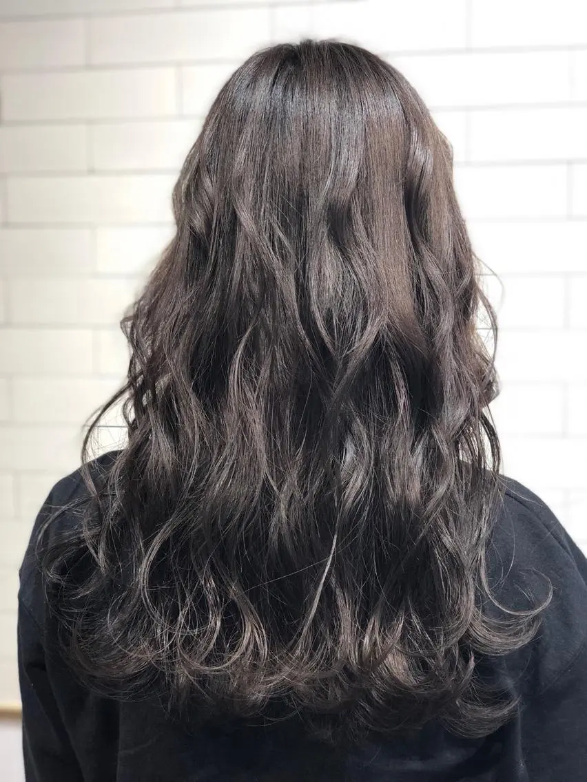 セミロング カラー カット ヘアカラー トリートメント 髪質改善⌇透明感 カラー⌇川上葵のヘアスタイル