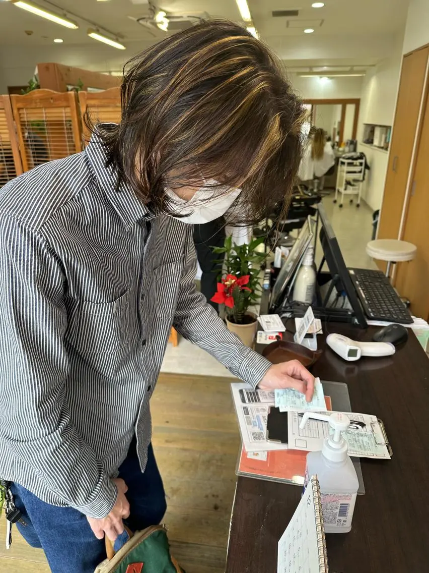 カラー メンズ メンズハイライト 抜きっぱなしブロンド ハイライトカラー ブリーチカラー🫧 森　凪沙のヘアスタイル