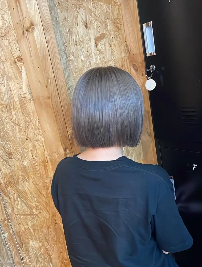 ショート カット ヘアカラー トリートメント ☘️レイヤー&ボブ× ハイトーン☘️初ボブのヘアスタイル