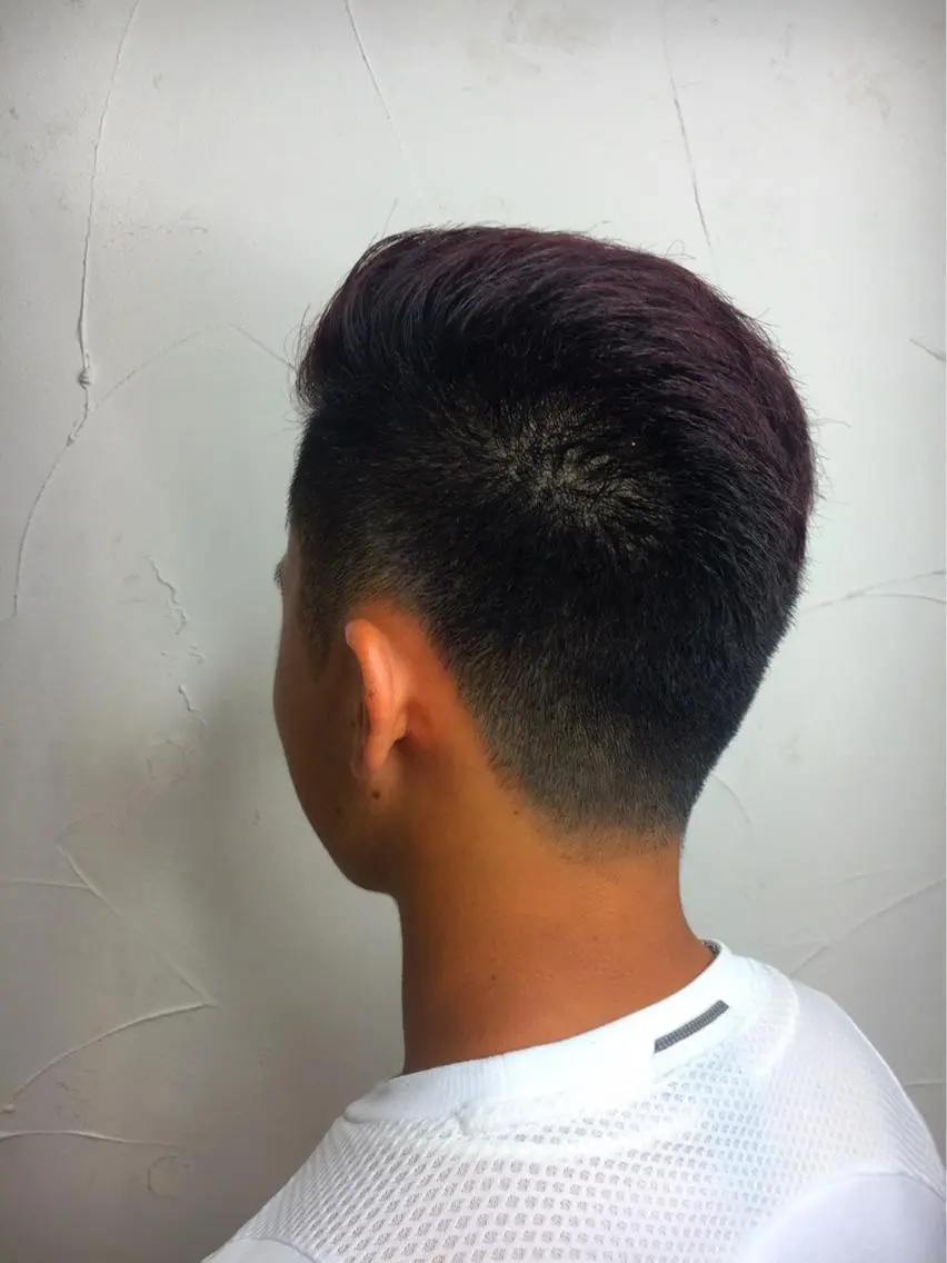 カラー メンズ 渡部凌我 小顔ウルフ ハイトーンカラーのヘアスタイル