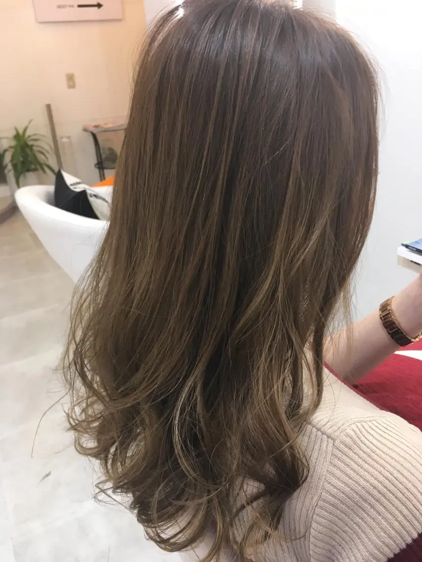 セミロング カラー ハイライトカラー ハイライト 髪質改善 中川 翔のヘアスタイル