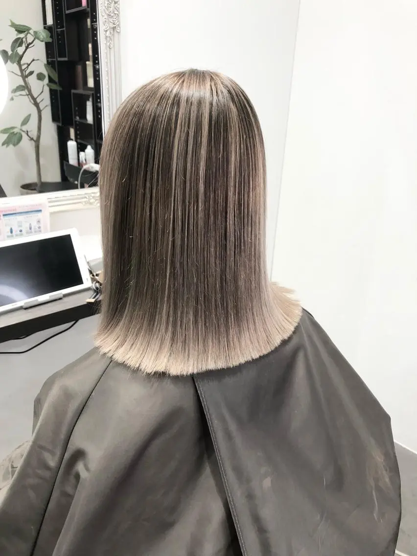 ミディアム カラー LOOP hairのヘアスタイル