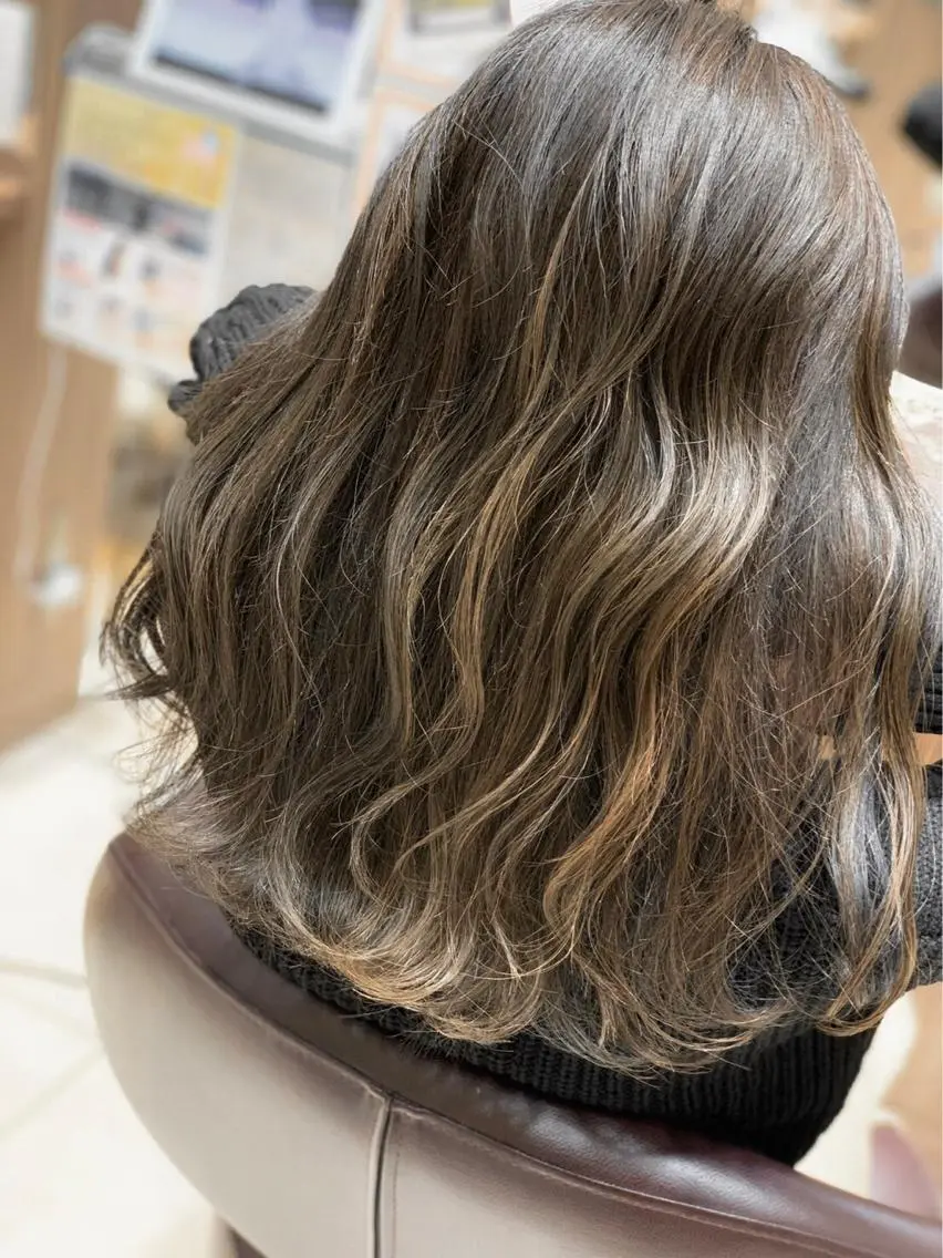 ショート カラー カット ヘアカラー トリートメント NewOpen🎉 渡部来紀のヘアスタイル