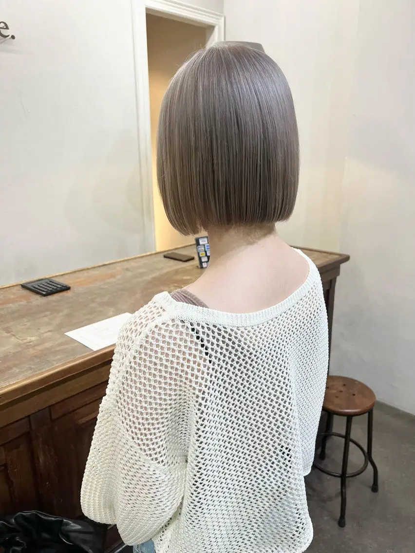 ショート カラー ベージュカラー ブリーチ ブロンド ブロンドベージュ ボブ カット ヘアカラー 千葉 郁也のヘアスタイル