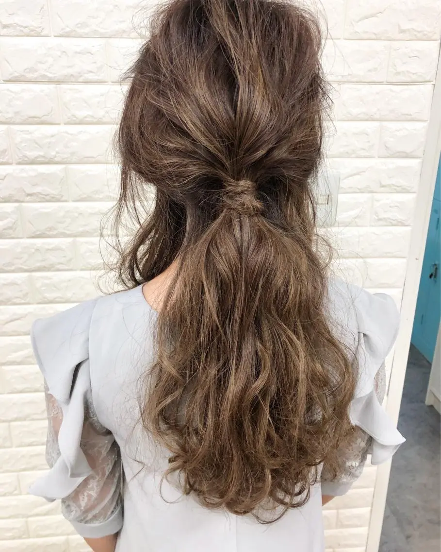 セミロング カラー バレイヤージュ レイヤーカット ヘアカラー トリートメント famille ファミーユのヘアスタイル