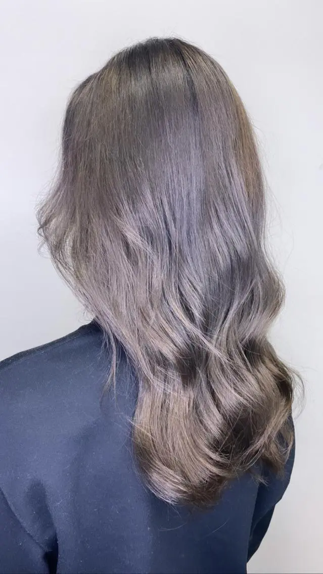 セミロング カラー ヘアアレンジ ヘアカラー トリートメント 川上 麻梨阿のヘアスタイル