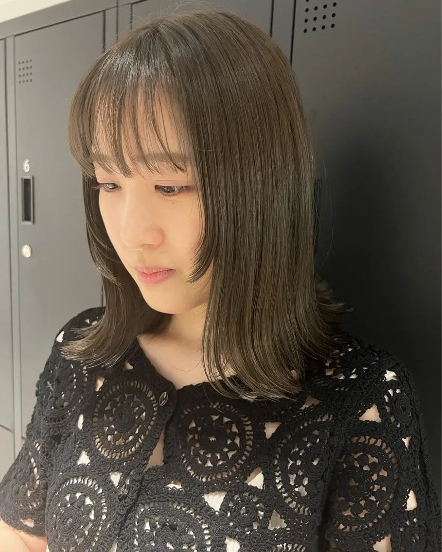 ミディアム カラー グレージュ 暗髪カラー🫐パーマ おくだりんかのヘアスタイル