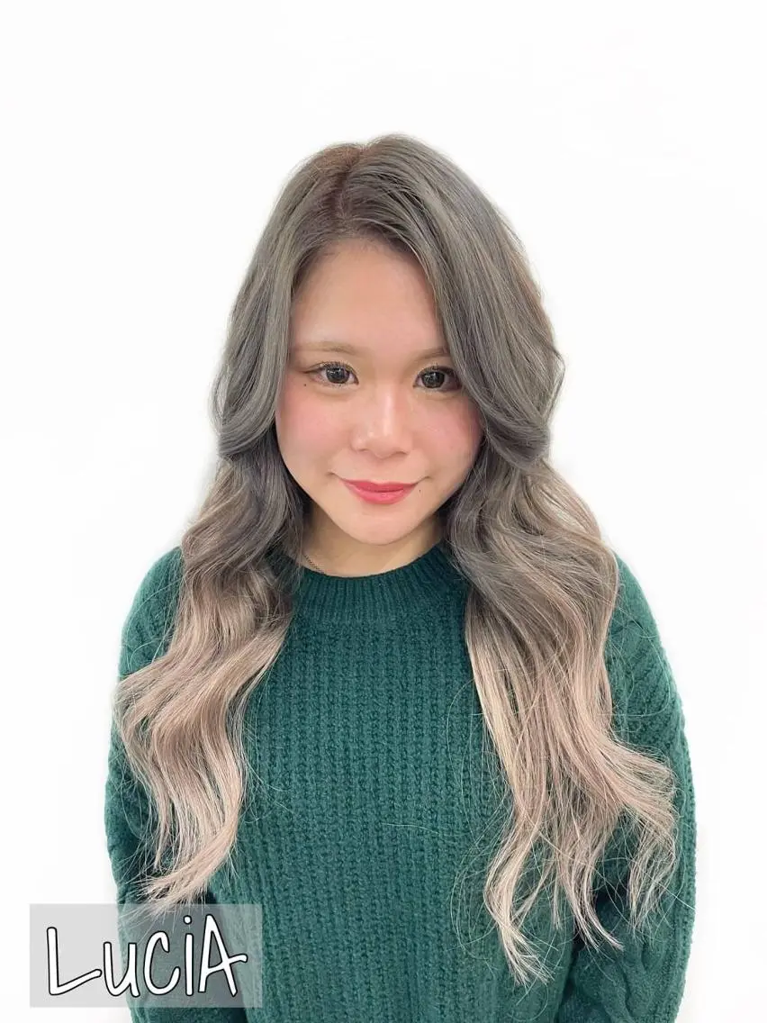 ロング ヘアアレンジ LuciA7:30〜 エクステカラーのヘアスタイル
