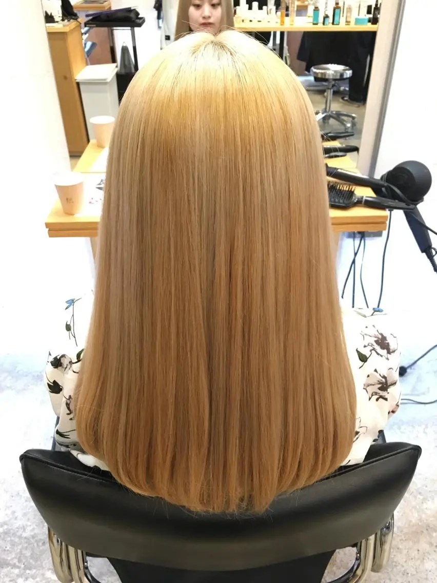 セミロング カラー ブリーチ メンズ眉毛ITSUK Iメンズ専門　新宿の眉毛・アイブロウイメージ