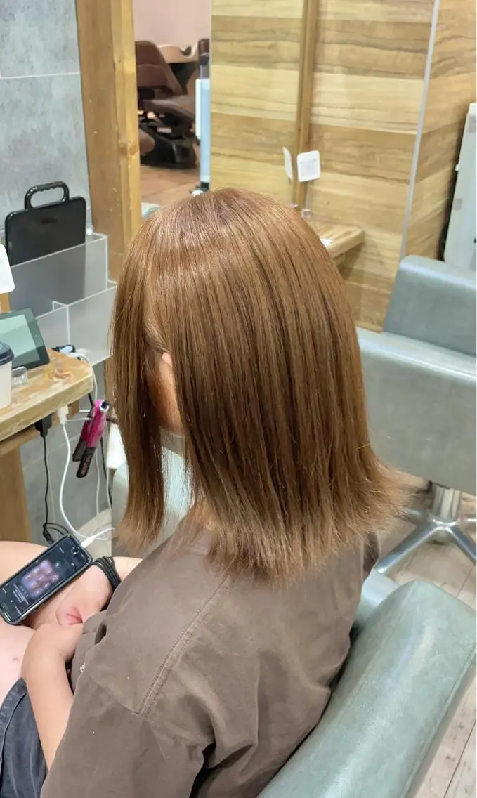 ミディアム カラー ベージュカラー 宍戸 秀斗のヘアスタイル