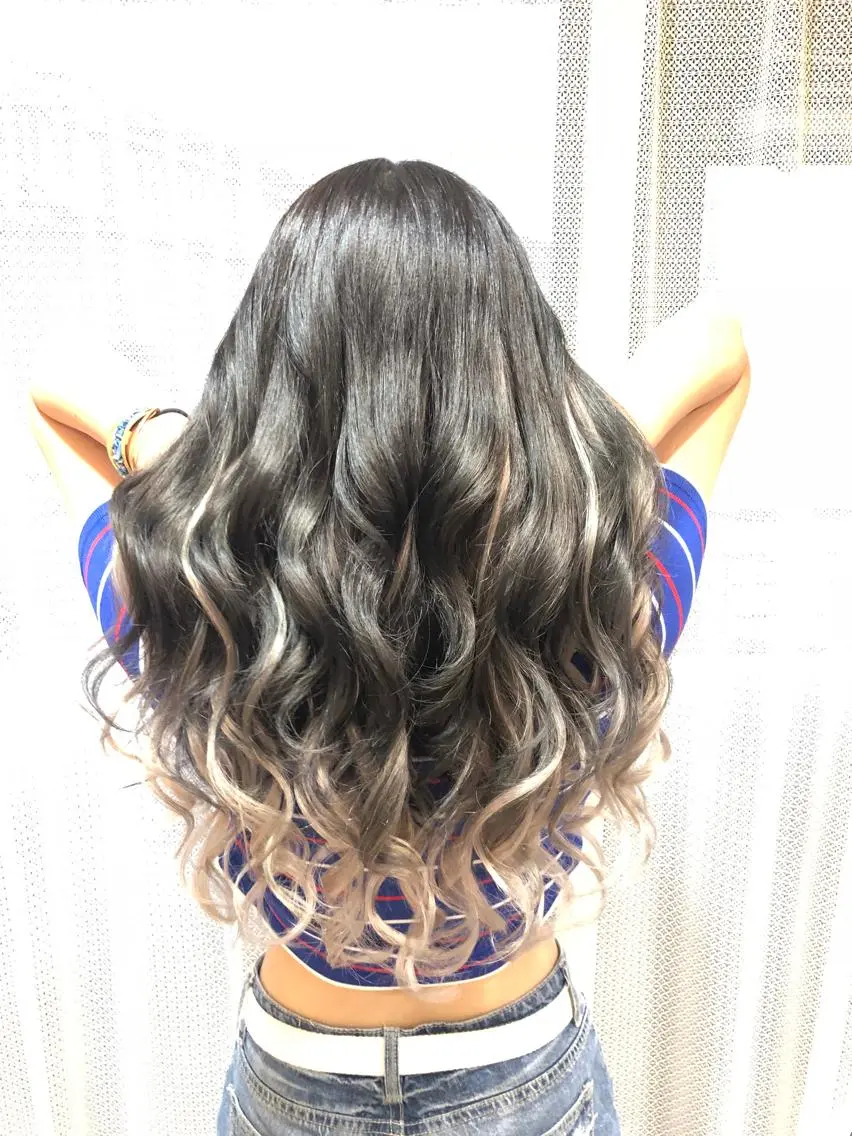 セミロング カラー ブリーチ 透明感カラー ブリーチなしカラー 100%髪質改善特化 TRUNSのヘアスタイル