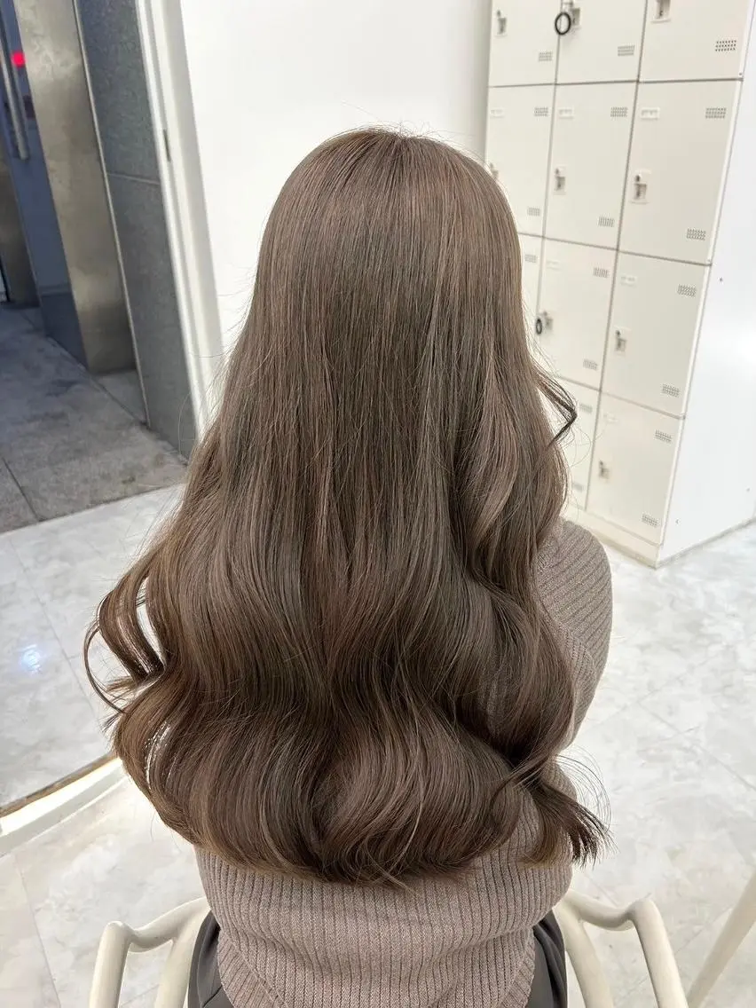 カラー ロング official TUNE銀座🪞🪽のヘアスタイル